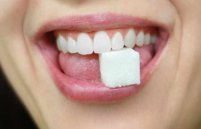 ¿Cómo afecta el azúcar a nuestros dientes?